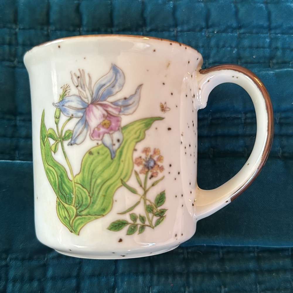 Antique Floral Flair Enesco mug, 1975 retro vintage speckled blue purple flower